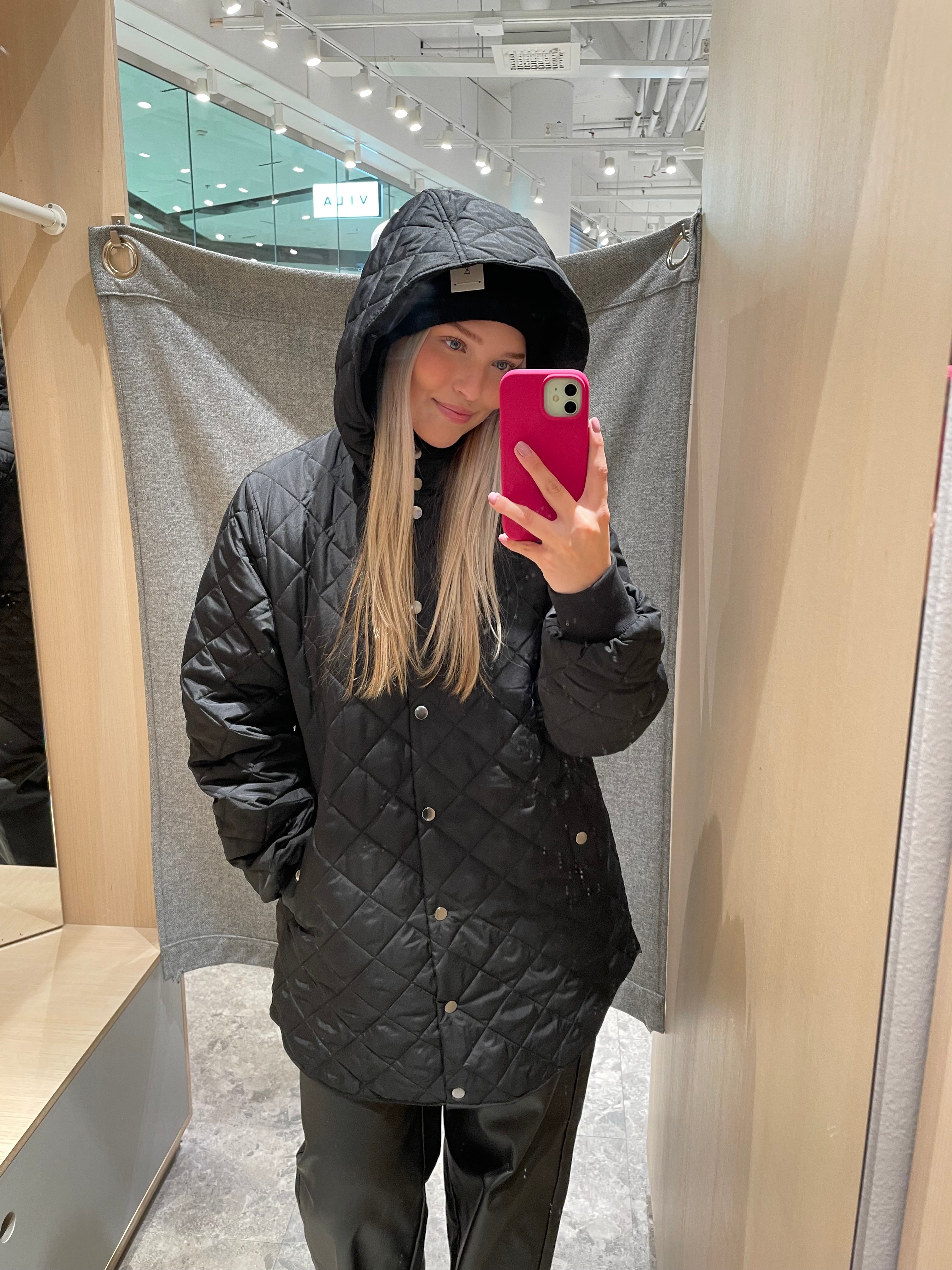 VITATE Coat - Black Beauty